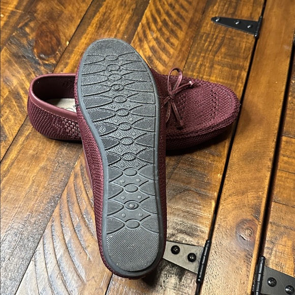 Daisy Fuentes Burgundy Woven Bow Loafers Flats Sz 7 like new - Picture 4 of 4